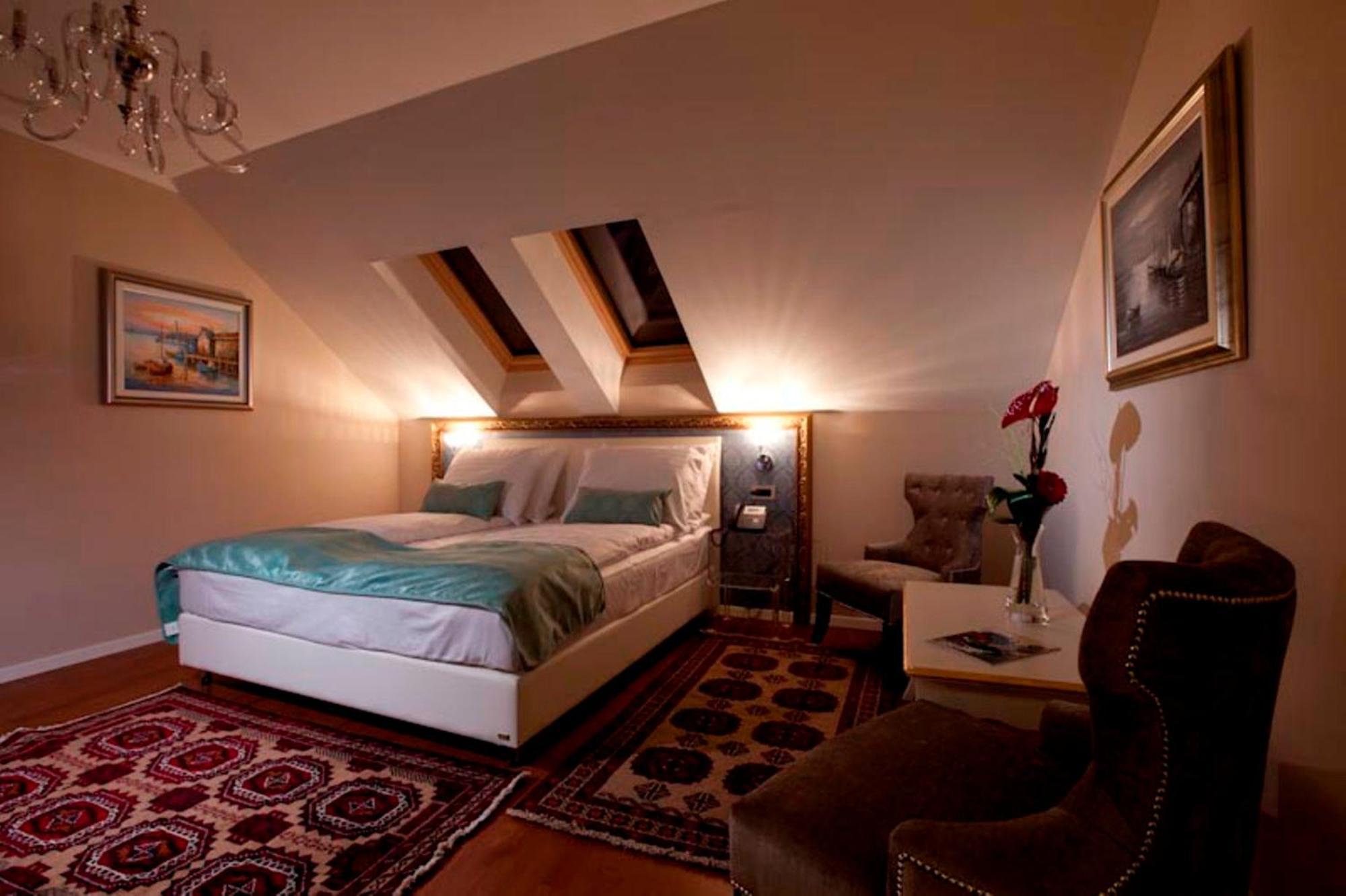 Hotel Actum Kranj Ngoại thất bức ảnh