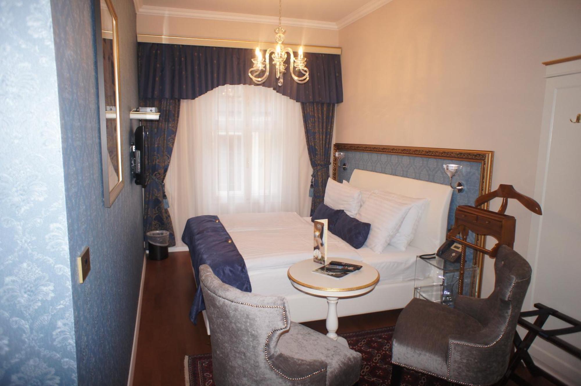 Hotel Actum Kranj Ngoại thất bức ảnh