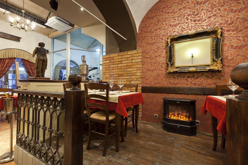 Hotel Actum Kranj Ngoại thất bức ảnh