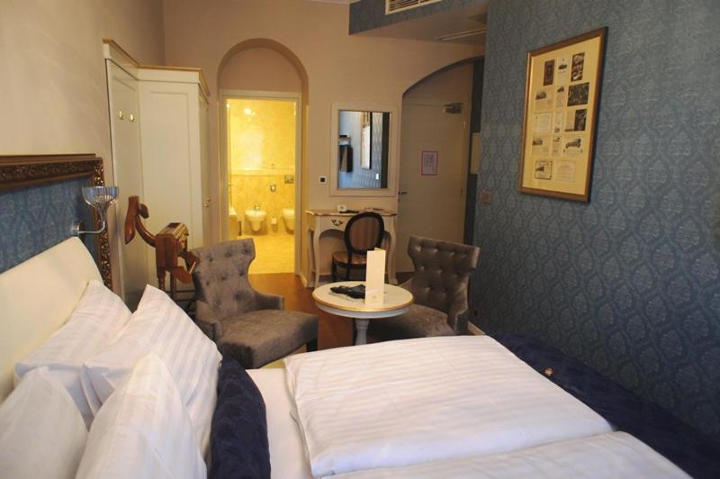 Hotel Actum Kranj Ngoại thất bức ảnh